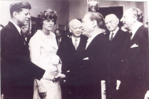 1963 Gründung des DED in Bonn mit JFK